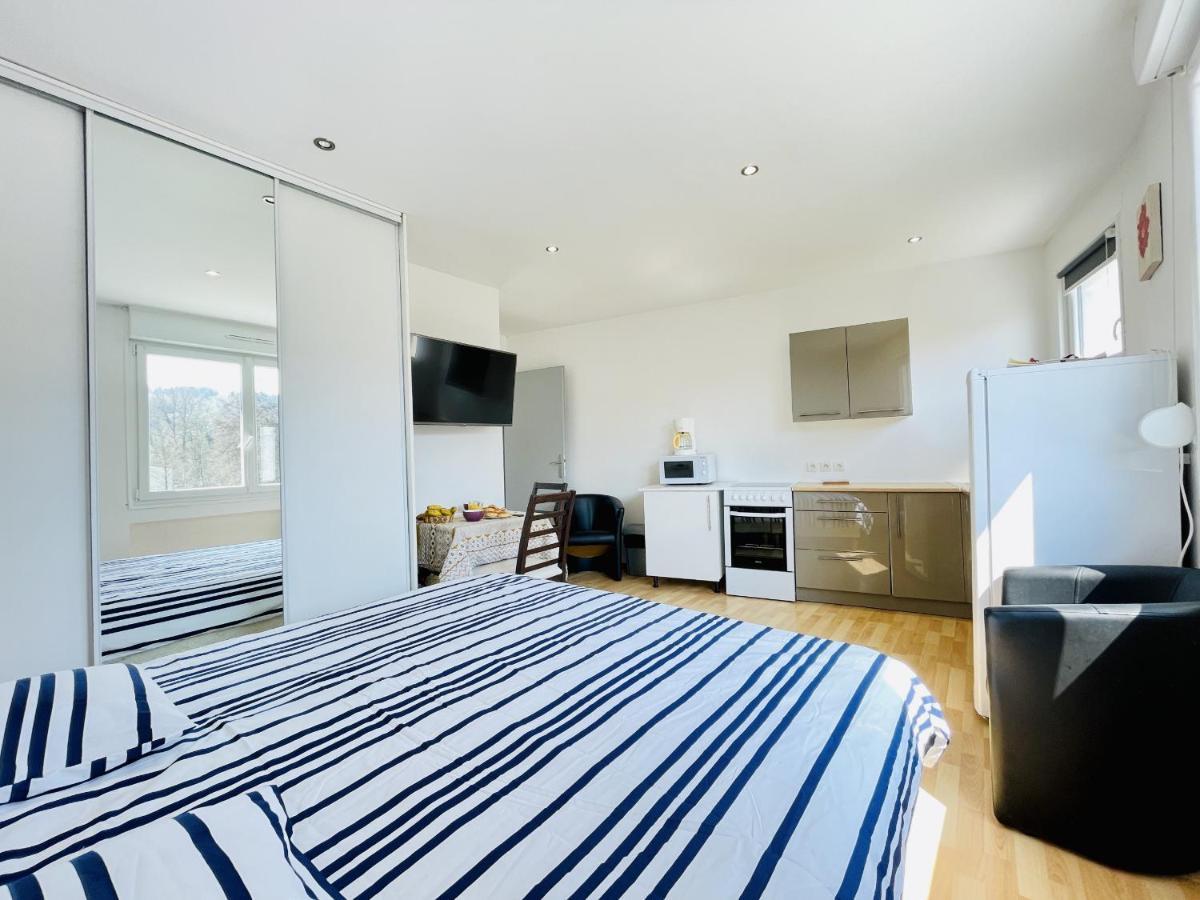 Louis Place Du Marche Apartment *