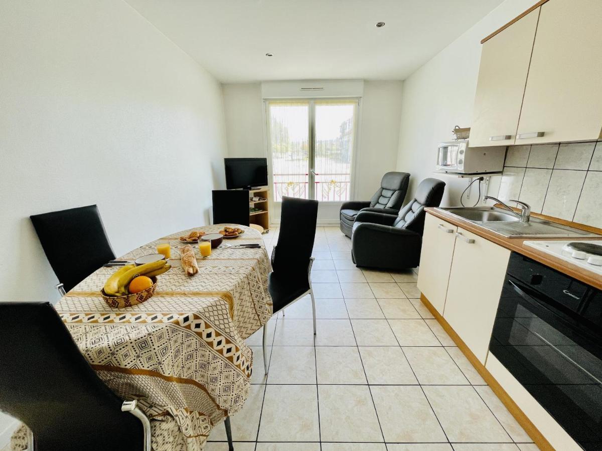 Louis Place Du Marche Apartment *